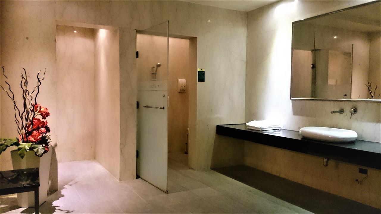 Her Home Spa Motel Синьин Экстерьер фото