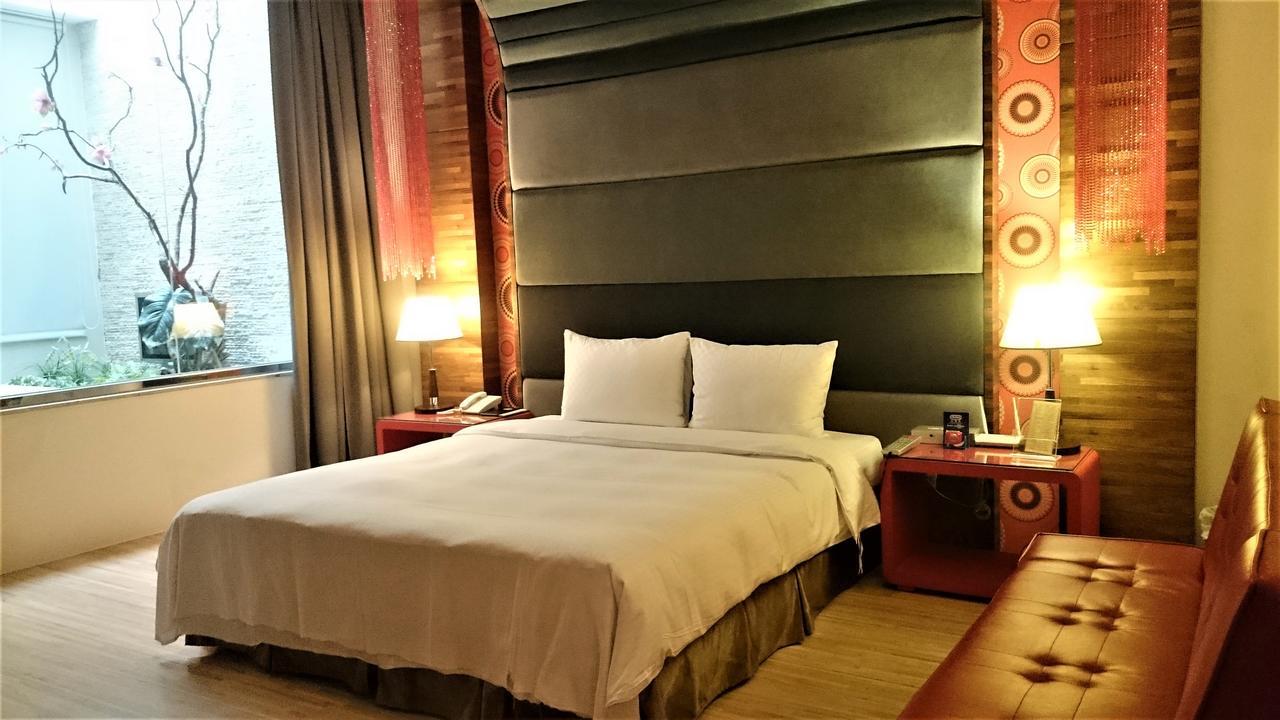 Her Home Spa Motel Синьин Экстерьер фото