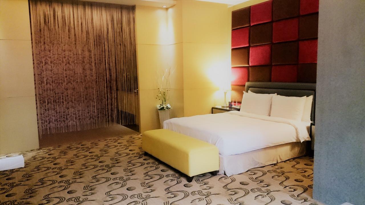 Her Home Spa Motel Синьин Экстерьер фото