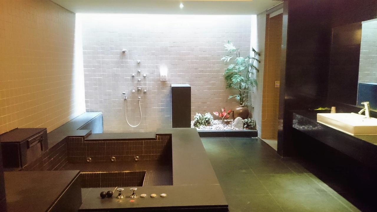 Her Home Spa Motel Синьин Экстерьер фото